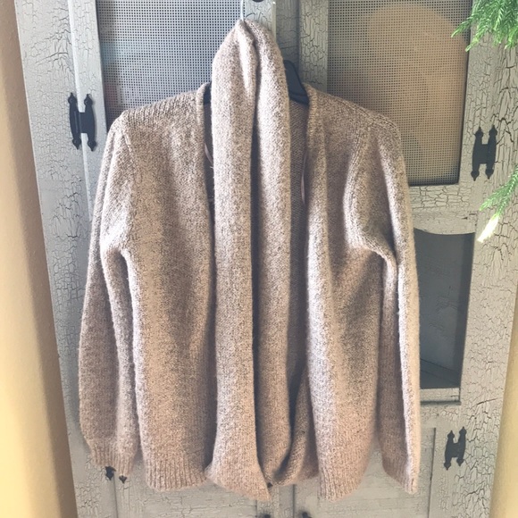 Forever 21 Sweater - Picture 4 of 7